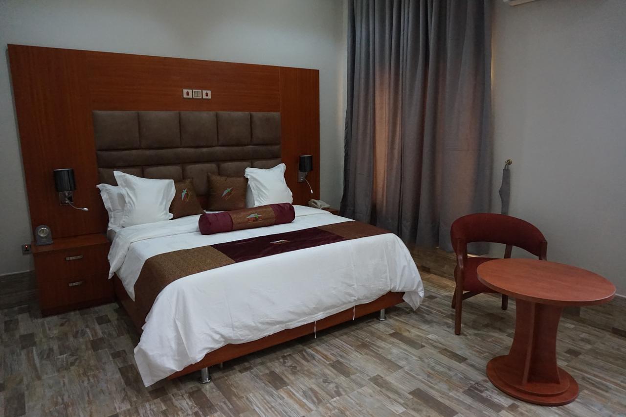 Aenon Suites Oshogbo ภายนอก รูปภาพ