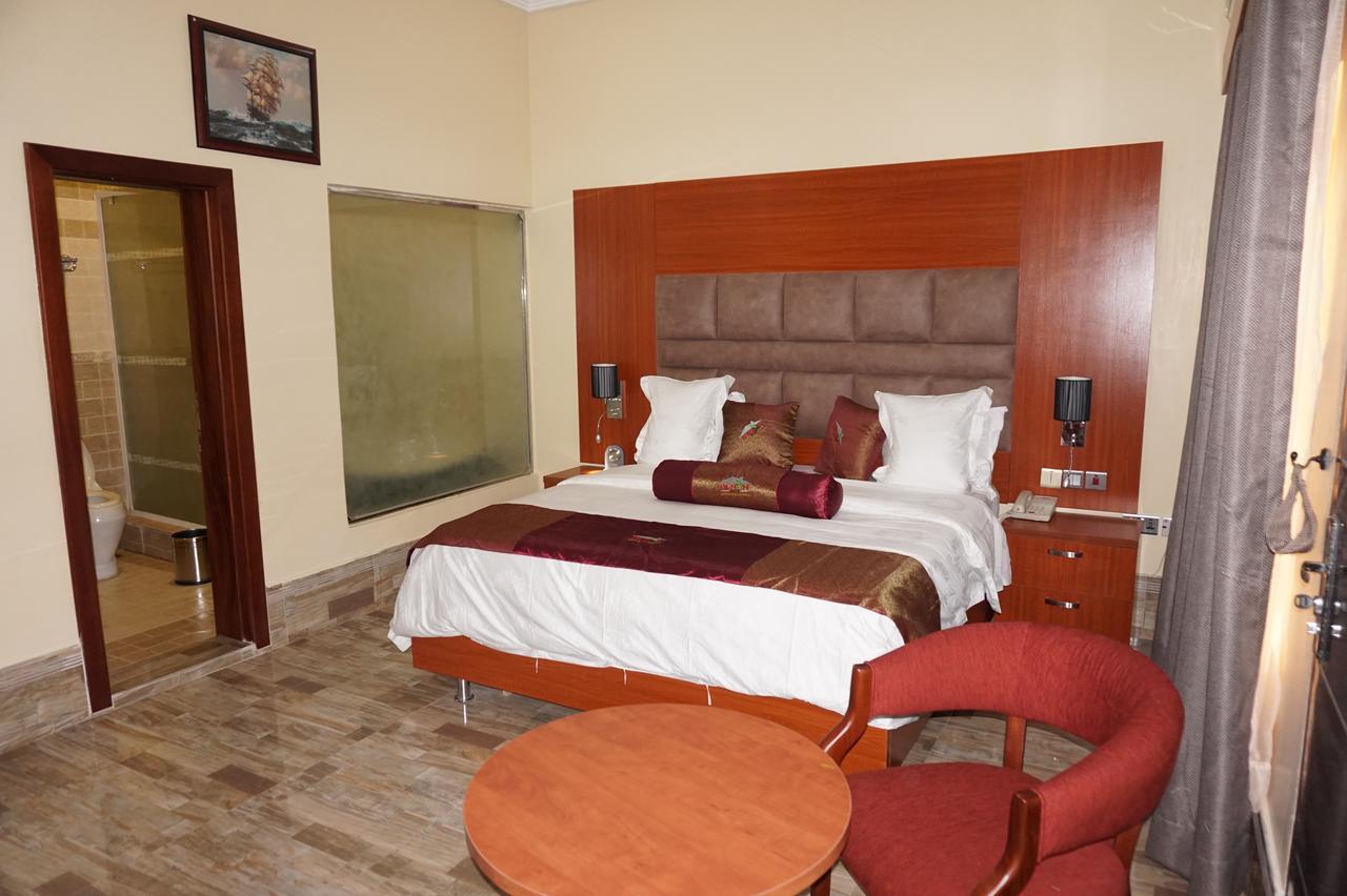 Aenon Suites Oshogbo ภายนอก รูปภาพ