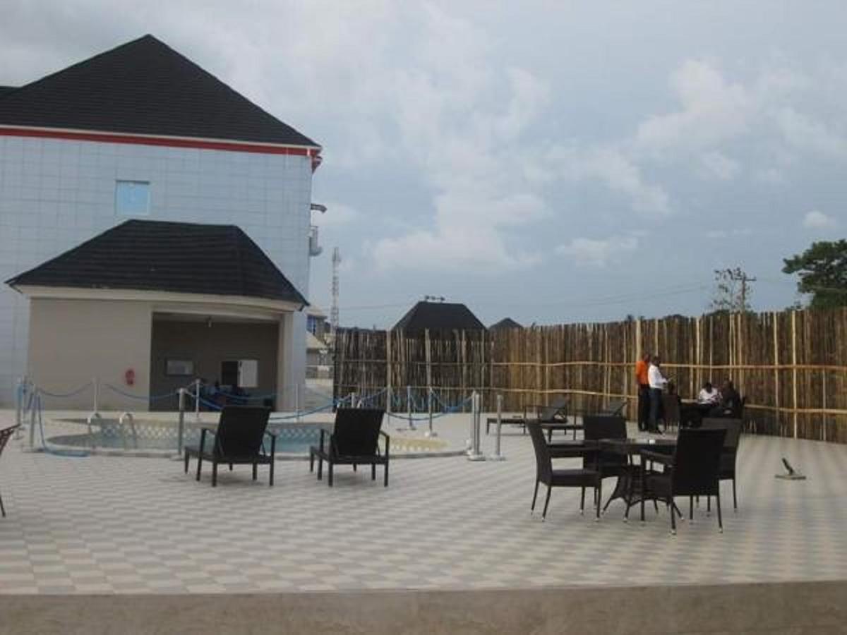 Aenon Suites Oshogbo ภายนอก รูปภาพ